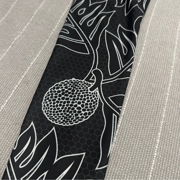 Oiwi ocean Ulu Wahine Compression
Leggings Hawaii print workout - Picture 2 of 8